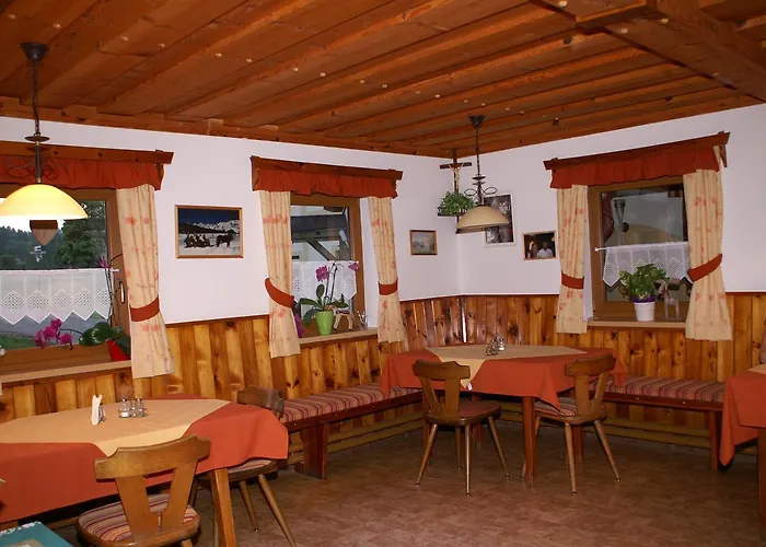 招待所 Oberhorner 斯拉德明